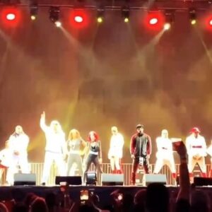 MC Hammer Instagram - Happy New Year !!! 2023 🕺🏿🔥💃🏾