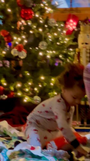 MC Hammer Instagram - My Grand Babies Christmas
 🥰😍🥰❤️❤️❤️🥰🥰🥰