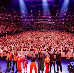 MNEK Instagram - i just got off an arena tour around the UK with these amazing people! it was so fun to sing again!! @petetongofficial @julesbuckleymusic @ibiza.classics  I can’t express how full I feel after performing with you guys ❤️❤️❤️ @shezaronly @brendanreillyofficial @vulavox you guys are the best ✨ and my fellow guest vocalists @jemcooke @jazzyofficial__ @johnmartinofficial  you all killed it!

& special thanks to my amazing team @shanicenadine @chry5ta1 @stevie.gatez @moomalproartist @jadefordlondon @nathangoodinghair for getting me together! A great way to end the year ❤️