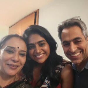 Maala Parvathi Instagram - With the masters  @richie.mehta @nimisha_sajayan @roshan.matthew 
#amazonprime #poacher