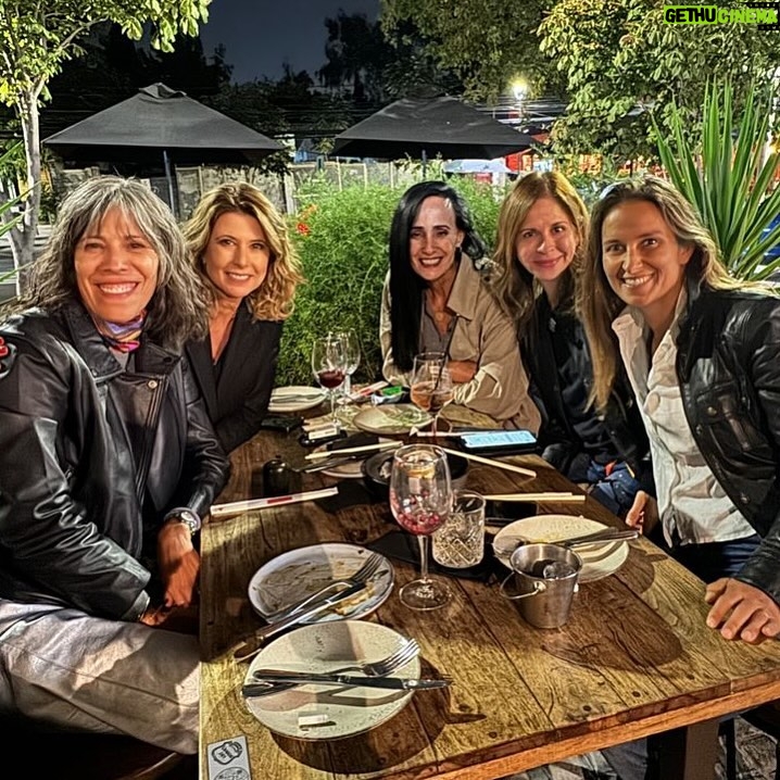 Macarena Pizarro - 1.6K Likes - La amistad ❤️
Feliz cumpleaños @pazdiazs
Música en honor a @josewild
Las quiero @karinaalvarezv @carolinasofia3