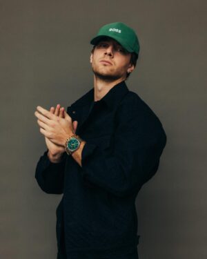 Maciej Musiał Instagram - ciiii słucham uderzeń wskazówek mojego zegarka @boss 

Model Gregor i wszystkie zegarki @boss znajdziecie w butikach @butiki_swiss

#reklama #BeYourOwnBoss #BOSSWatches #myswissstory
