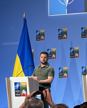 Maciej Musiał Instagram - Wilno. Ukochane miasto mojego dziadka, to tam spędził najszczęśliwsze lata życia, przed wojną. Tam siedział potem w więzieniu gestapo i NKWD. 
Gdy zaczęła się wojna marzył o wolności. Swojej i Kraju. Jego bezpieczeństwie. Braku osamotnienia na arenie międzynarodowej. Gdy miałem okazje być na szczycie NATO bardzo dużo o nim myślałem. O tym jak byłby szczęśliwy, że w jego ukochanym mieście spotykają się liderzy wszystkich Państw NATO, najsilniejszego sojuszu obronnego w historii. Że Polska jest jego częścią a jej głos jest na równi z innymi. Byłby szczęśliwy, że tym razem świat nie negocjuje ze zbrodniarzami. I na końcu - mam nadzieje, że byłby szczęśliwy że tam jestem. 
Wieczorem, pierwszego dnia, poszedłem pod Ostrą Bramę pod którą codziennie zatrzymywał sie idąc do szkoły. Pogadaliśmy. Powiedziałem że bardzo za nim tęsknie. I poprosiłem żeby mnie przytulił. 
Wolność nie jest dana raz na zawsze, trzeba o nią dbać. 
Dziękuje @nato za zaproszenie 
#ProtectTheFuture 

Vilnus. My grandfathers’ most beloved city, where he spent his happiest moments in life before the II World War. There he was imprisoned by Gestapo and NKVD. 

When the war started he dreamt about freedom. His and his country. It’s security. It’s lack of loneliness in the worldwide arena. 
While being on the NATO summit I thought about him a lot. How happy he would be that in his beloved city, the leaders of all NATO countries, the strongest defensive alliance, meet. How happy he would be that Poland is its part and Polish voice is as important as everyone else’s. He would be happy that THIS time the world doesn’t negotiate with war criminals. And at the end - he would be happy that I’m there. 

On the evening of the first day I went to see Ostra Brama, a place he passed everyday when he was going to school as a boy. 
We talked. I told him that I miss him very much. And asked him to hug me. 
Freedom is not given once forever, freedom is to be taken care of. 
@nato thank you for inviting me #ProtectTheFuture