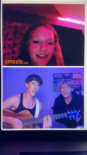 Mackenzie Sol Instagram - It was the reaction for me 😂 I miss Omegle !!! #reels #explore #explorepage #omg #surprise