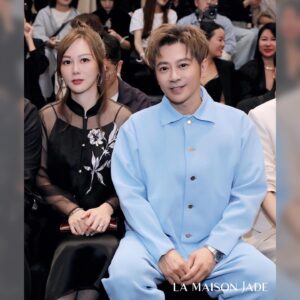 Macy Chan Instagram - 讀中學的時候穿長衫（很多人說成旗袍，但老師說長衫不是旗袍😅），應該是我跟中式衣服親密接觸的開始。冬天的時候我們都喜歡棉襖配開雙叉的單薄夏裝長衫，名副其實的「上面蒸鬆糕，下面涼浸浸」。畢業後偶爾有機會穿旗袍/其他中式衣服，都特別有一份親切感。Always love Chinese arts….

#fashionshow #chineseart @ericsuen