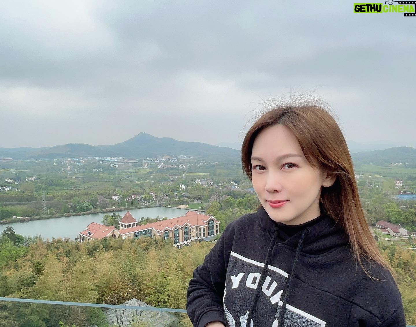 Macy Chan - 443 Likes - A nice trip on the top of the mountain.
#eastertrip
#travelholic
#travelmountain
#mountaintop