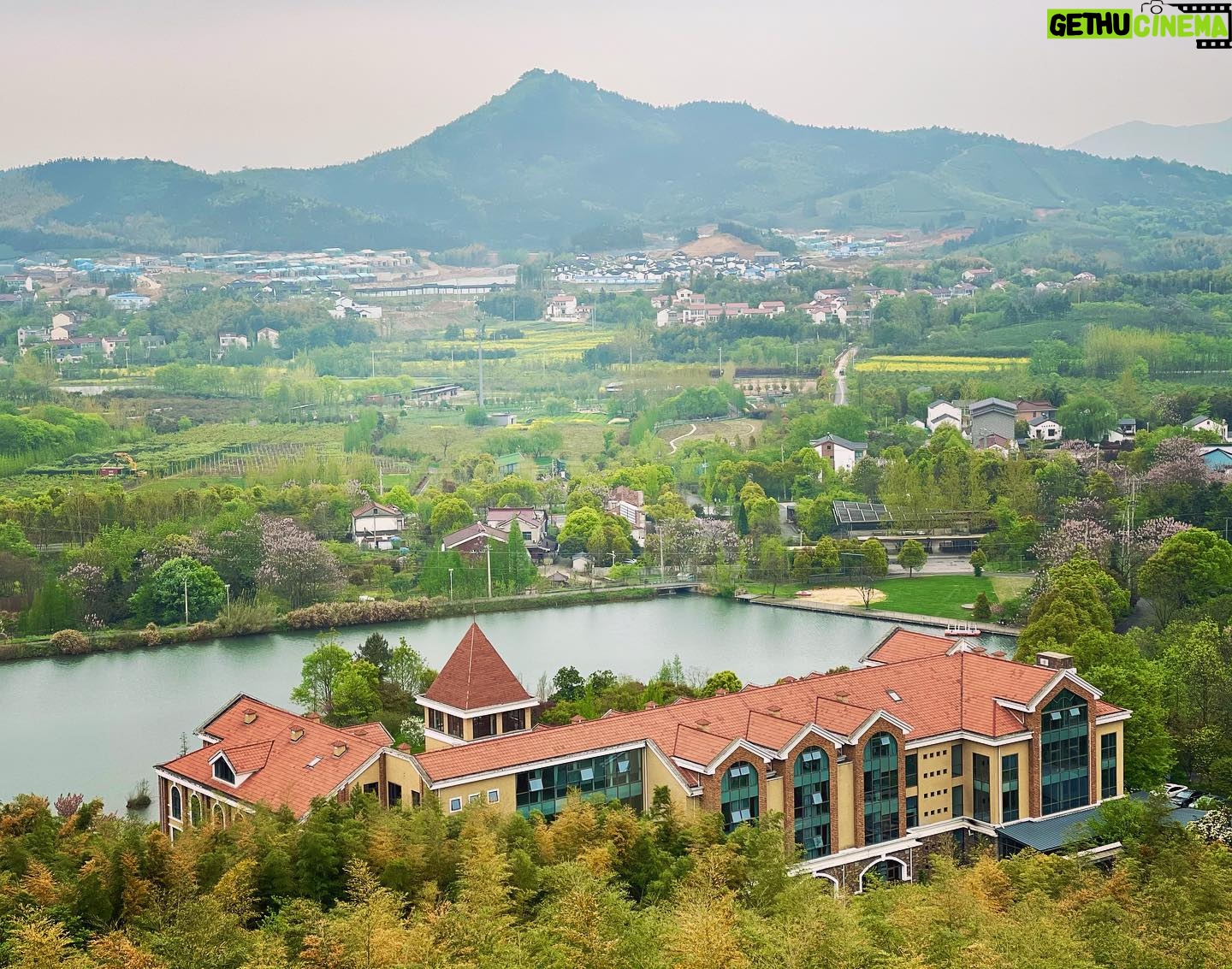Macy Chan - 443 Likes - A nice trip on the top of the mountain.
#eastertrip
#travelholic
#travelmountain
#mountaintop