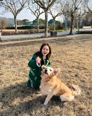 Macy Chan Instagram - Nice afternoon with my good friend Tiger. Sorry I couldn’t help posting the last pic as I think it’s super cute 😆😆😆

#goldenretriever #petfriends 
#doglover #goldenretrieverlovers