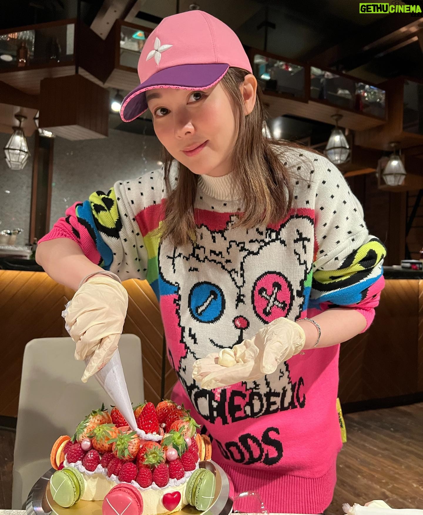 Macy Chan - 389 Likes - 元宵節做的蛋糕,孫先生幫它起名為【人造衛星】,極浪漫!🤣🥸 @ericsuen #星空奇遇記
My lovely hubby named this #valentinecake as #satellite . How #romantic ! 🤣
#元宵節 #情人節蛋糕 #人造衛星