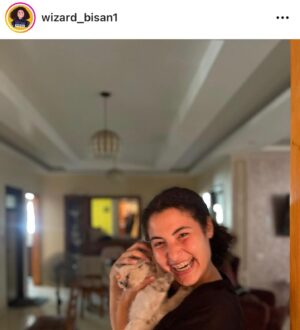 Madeline Weinstein Instagram - Also @democracynow @aljazeeraenglish @972mag @motaz_azaiza isn’t taggable, but there’s his handle. More journalists/photogs on the ground include @ismail.jood @alijadallah66 @mohammed_fayq @suhailnssar . ❤️