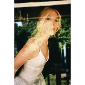 Madelyn Deutch Instagram - 6.3.23 by @zoeydeutch ❤️