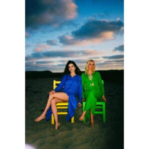 Madelyn Deutch Instagram - bach me if u can 🏃🏼‍♀️🍍💓 thank u to my oldest friends and especially my sis, M.O.H. extraordinaire ~ what a lucky girl i am.