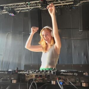 Madisen Beaty Instagram - Come along with me for a transition 🫡 

#djing #djtransition #pioneerdj #dj