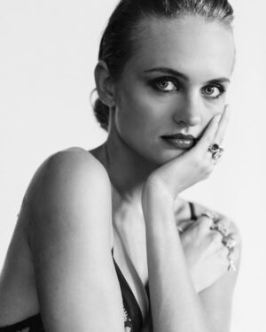 Madison Riley Instagram - Vulnerable   La Perla = La Perlanable