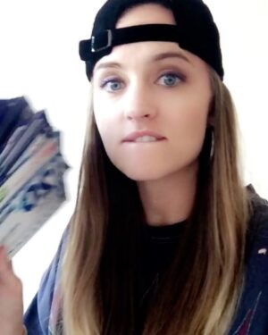 Madison Riley Instagram - I'm a real slut for some home decor #coupons #bedbathandbeyond #stacks #stackcity #ihavesomefrom2009 #kidrockvibes #frugal #sunday