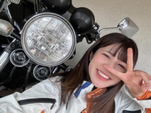 Madoka Umemoto Instagram - Mio MiVue M820WDに新機能が追加されたそうです🌟
GPXトラック機能、車両のバッテリー電圧表示、駐車監視設定の3つだそうです📝
ファームウェアアップデートを行えば使えるみたい👀✨
これはやってみたいなぁ🤔
帰ったら私もトライしてみます！
M820WDを使っているみなさんも是非アップデートしてみてね❤️