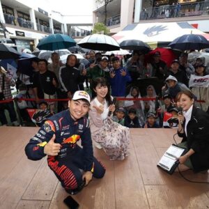 Madoka Umemoto Instagram - 岩佐歩夢選手がプロデュースのイベントに4月21日ゲストとしてトークショーに参加させて頂きました🏎️💨
ジャズドリーム長島ということでよく行く場所でのイベント。そして、今大注目の岩佐選手プロデュースのイベントに参加させて頂けてホント嬉しかったです😆❤️
MCは5年くらい顔見知りだけどご一緒するのはお初なみかっちゃんでテンション上がりました♪
もう嬉しい、楽しいが溢れ過ぎてあっという間な時間😂💦
岩佐選手のしっかりしている大人びた一面と年相応の可愛らしさがとても素敵で、またeスポーツの大会でレースするとなった時のオーラの違いがホントにかっこよかったです☆ °
はぁ。幸せな時間でした🥰
生憎のお天気でしたが来てくださったみなさん、ありがとうございました☆ °
.
#sf #イベント　#岩佐歩夢　#プロデュース　#イベント　#ジャズドリーム長島　#地元　#今　#大注目　#選手　#念願の　#みかっちゃん　#嬉しかった　#楽し過ぎた　#ご褒美　#みたいな感じ  #かっこいい　#実車　#展示　#すごっ　#幸せ　#ありがとうございました  #梅本まどか　#珍しく　#私服