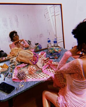 Mãeana Instagram - ontem foi lindo com a @revistaamarello e hj tem casa de francisca lotada! mas em maio eu volto pra fazer uma casa ainda maior e conto com a presença de vcs! enquanto isso me ouçam nas plataformas ❤️💕❤️💕❤️