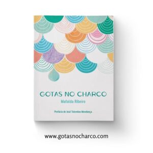 Mafalda Ribeiro Instagram - Apresento-vos o meu “mais novo”: GOTAS NO CHARCO, de seu nome 🥹 
Aqui a autora já entrou oficialmente em “trabalho de parto”, daquele que é um sonho plantado no coração há algum tempo, mas que foi sendo gerado aqui, convosco. 
As minhas partilhas no digital acontecem quase sempre com a inteireza de uma gota. Este é o tempo de as reunir. Num charco. 
O meu desejo é que, a partir de hoje, estas águas transbordem e sejam vocês a levar as minhas palavras aonde eu nunca sonharei ir. Por isso, faço questão que sejam vocês a ter acesso prioritário a toda a informação acerca deste meu “bebé-livro”. É a minha forma de, em gratidão, vos retribuir o incentivo (e por se terem mantido fiéis à leitura de posts de meio metro 😂). Mantenham-se ligados aqui, comentem, partilhem muito, descubram mais em www.gotasnocharco.com e, acima de tudo, hoje alegrem-se comigo! 
Estou num mix entre o temor e o entusiasmo de imaginar que, em breve, vou ver-vos com o meu mais recente livro nos braços. Ele passará a ser mais vosso do que meu. 
Trazer um livro ao mundo é, ao mesmo tempo, um acto de amor e de desapego. Estou a viver um processo emocionado e emocionante e oro, genuinamente, para que estas minhas gotas sejam semente nos jardins da vossa vida! 

💦

Editado pela @haveaniceday__hand, com ilustrações @nicerosado e prefácio de @comodissetolentino 💛🙌 

#gotasnocharco #livro #entusiasmo #gratidao #capa