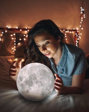 Mafalda Tavares Instagram - E que eu morra aqui se um dia eu não te levo à Lua! Nem que eu roube a lua, só p'ra ti 🌕