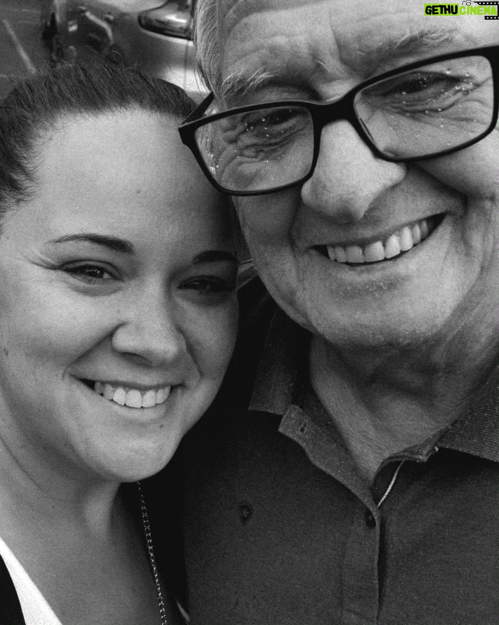 Magalie Vaé - 187 Likes - Une très joyeuse fête à toi papa
Je t'aime ❤️
Et très belle fête à tous les papas 💕
