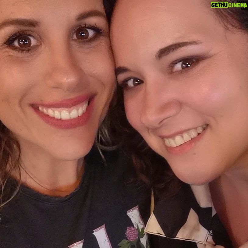 Magalie Vaé - 1.1K Likes - Fin d'un week-end de retrouvailles plus de merveilleux!
Merci les copains !!! Hâte de vous revoir...
Je vous aime
Love ❤️