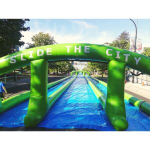 Magda Apanowicz Instagram - When you’d rather hibernate in bed, get your ass to a 1,000 foot long water slide!!! #SlideTheCity with @trevor_or_travis