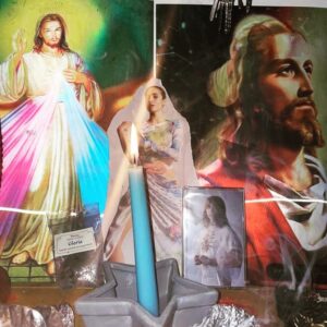 Magdalena Koleśnik Instagram - Zauważyłam
Że mój kolega się do mnie modli
Do Jezusa i Kamińskiego też
Zacne towarzystwo
Jezus wiadomo mój chłopak
A Ralph pewnie śpiewa na naszym ślubie
Przypomniało mi to 
Gromkie pytanie grzmiące z nieba
„Czy we mnie wierzysz?”
Wierzę Magdo
Amen Dobranoc
Dobranoc Jezus Dobranoc Ralph 
„Pa pa pa. Dobra...Dobranoc.
Dobranoc, paniom; dobranoc, wdzięcznym paniom;
dobranoc; dobra noc.”

🏠 @leslaw_syn 

#nasniadanieposilkujesieeliotem
#superfoods 
#jestestymcojesz 
#jestesbogiemuswiadomtosobiesobie