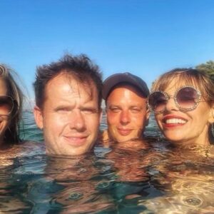 Magdalena Margulewicz Instagram - Najpiękniejsze wakacje w moim życiu. Dzielę się tym bo jestem szczesliwa❤️#summer #friends #goodtimes #💜