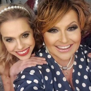 Magdalena Margulewicz Instagram - Alibi od zaraz @teatrcapitolwarsaw  jeden z moich ulubionych splektakli . Kasiulku zrobiłaś piękne zdjęcia a mi Repost nie wychodzi elegancki wiec kradnę sobie oficjalnie ❤️ love u😘