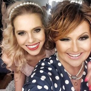 Magdalena Margulewicz Instagram - Alibi od zaraz @teatrcapitolwarsaw  jeden z moich ulubionych splektakli . Kasiulku zrobiłaś piękne zdjęcia a mi Repost nie wychodzi elegancki wiec kradnę sobie oficjalnie ❤️ love u😘