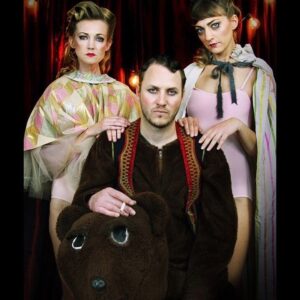 Mageina Tovah Instagram - Happy almost Halloween 🎪 
With the wonderful @azuraskyeofficial and @shadedonkey 
🎬: yours truly
👗: @goldjared 
.
.
.
#circus #family #halloween #photography #portrait #bear