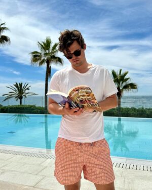 Magnus Carlsen Instagram - Polishing my endgames before a busy month, with four tournaments coming up, starting with @grandchesstourofficial in Warsaw on Wednesday