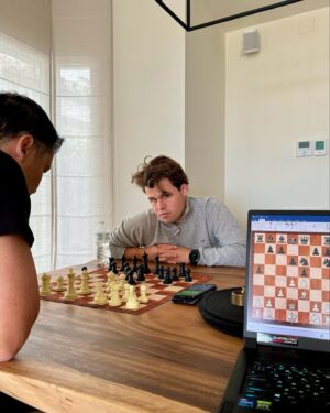 Magnus Carlsen Instagram - Prep leaked again #freestylechess