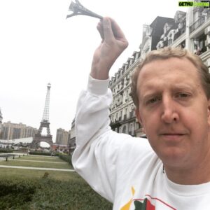 Magnus Devold Instagram - Hvorfor reise helt til Paris når du får en fullstendig fullverdig kopi i Kina