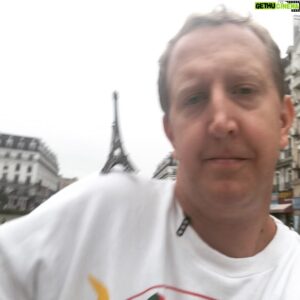 Magnus Devold Instagram - Hvorfor reise helt til Paris når du får en fullstendig fullverdig kopi i Kina