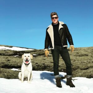 Magnús Scheving Instagram - 🎶Who let the dogs out? 🎶🐾