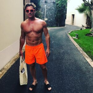 Magnús Scheving Instagram - Orange is the new black...🌴😎#baywatch #toomuch