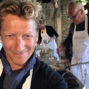 Magnús Scheving Instagram - Working on my cooking skills in Italy 🥄🍅🍴#spotacook #cooking