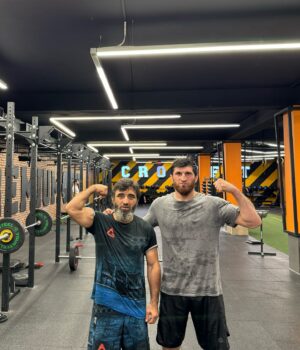 Magomed Ankalaev Instagram - Важна не сложность пути , а надежность попутчика @sukhrab_magomedov