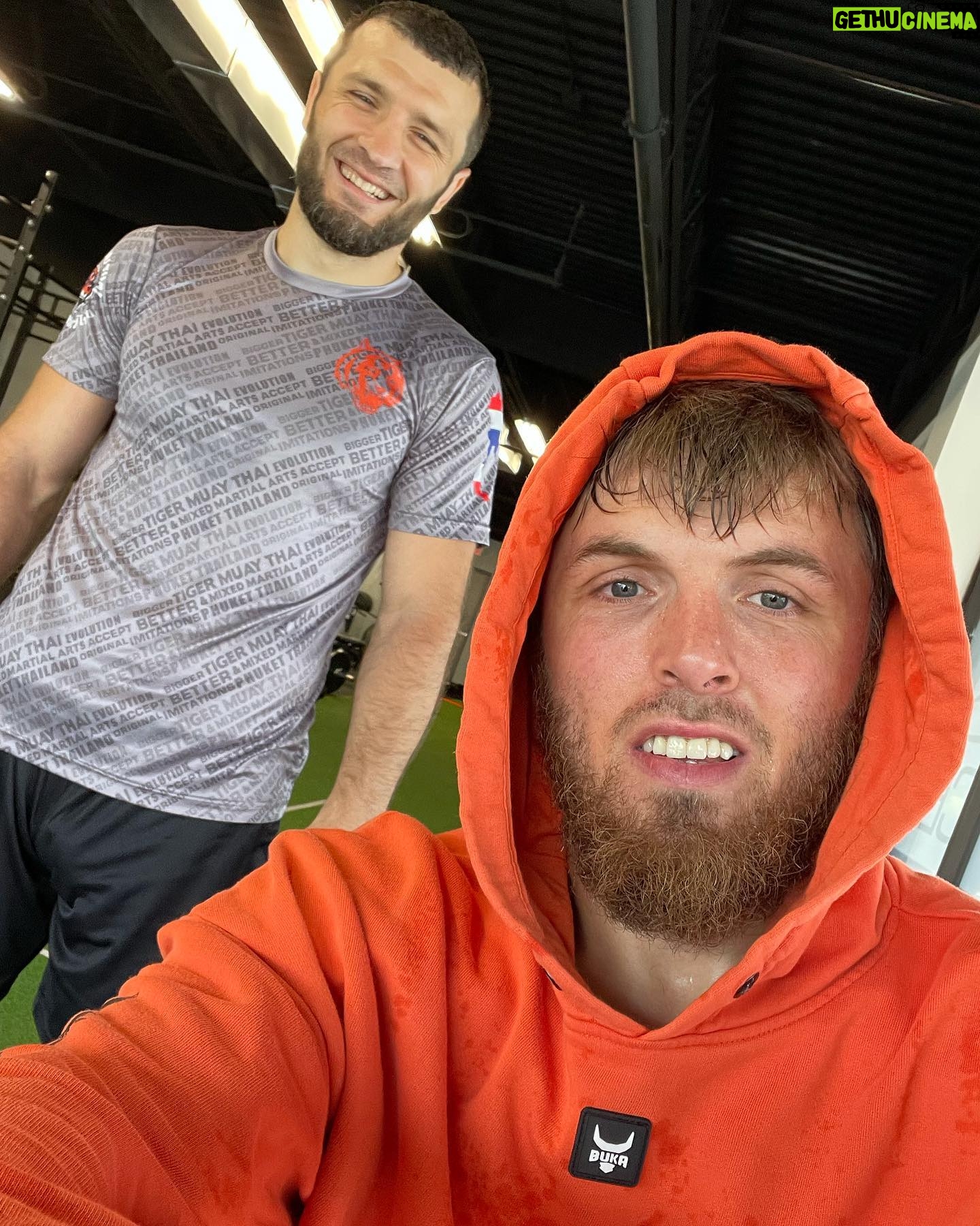 Magomed Magomedov - 2.6K Likes - Однажды в 🇺🇸 @datsi.datsiev бомбовое время было надо как нибудь повторить 💣😃
