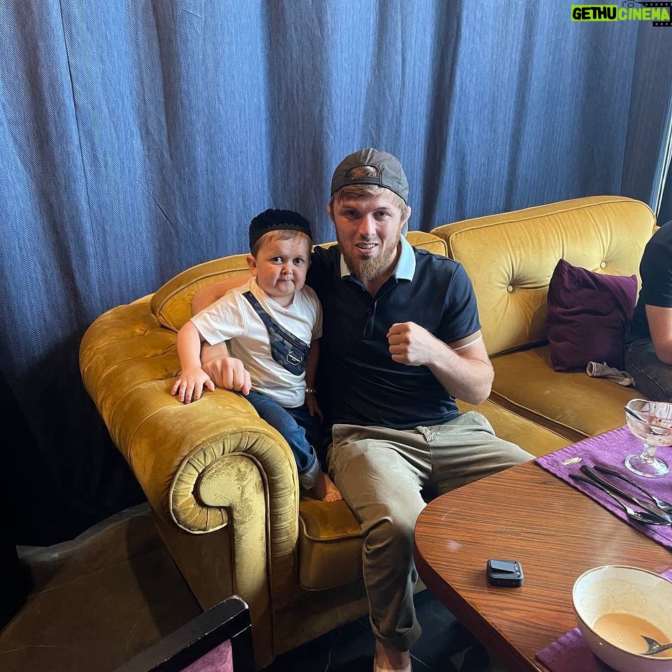 Magomed Magomedov - 3.1K Likes - Рад был видеть тебя братишка @hasbulla.hushetskiy