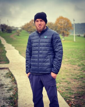 Magomed Magomedov Instagram - В зиму❄️🥶 буду двигаться в куртке от @bukaboxing_ru 🔥💣 #новинка