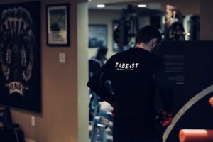 Magomed Magomedov Instagram - ⚡️⚡️Скоро будут искры ⚡️⚡️ @dagestan__fighter @bellatormma