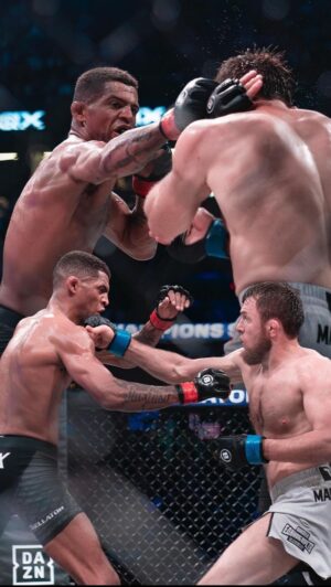 Magomed Magomedov Instagram - Он думал я шучу когда говорил в клетке будет жара , мы вернемся в зал и будем работать еще усерднее , главное чтоб Микс не избегал 3 боя ☝🏻сбитый летчик все еще летчик не списывайте раньше времени мы только начинаем 🔋
