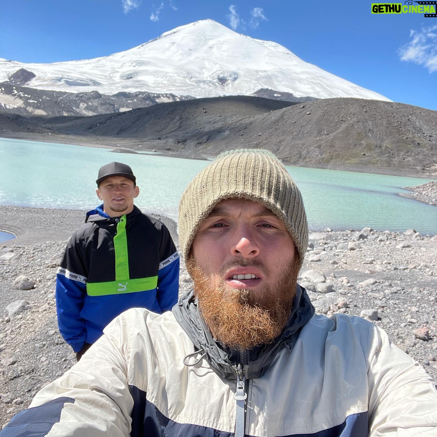 Magomed Magomedov - 4.9K Likes - Чуть не покорили гору Эльбрус @abdulmazhid_65 🏔 решили оставить на следующий год😃 #ИншаАллах☝🏻