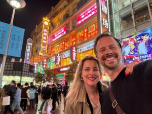 Magyarósi Csaba Instagram - A japán túra zárásaként még beugrottunk Sanghajba, ha már úgyis a közelben jártunk! #pokióküldetés #japan🇯🇵 #china🇨🇳 #sanghai🇨🇳