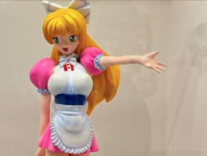 Magyarósi Csaba Instagram - Pihenőnap Kiotóban, ebből nem lesz adás, de muszáj megosztanom, hogy milyen fertelmesen jó kiállításba sikerült belefutnunk: @takashipom egészen szórakoztatóan őrült kortárs művész, aki egybegyúrta a régi és az új Japánt és ilyen öt dimenzióba belerobbanó izék sültek ki belőle! Murakami Takasi kiállítást Budapestre is!! #japan🇯🇵 #pokióküldetés #kiotó #murakamitakashi