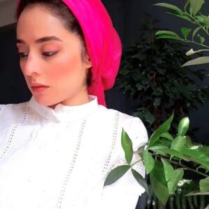 Mahdokht Molaei Instagram - ☀️🌴
.
.
.🥻👘: @ma_ha_fashion
