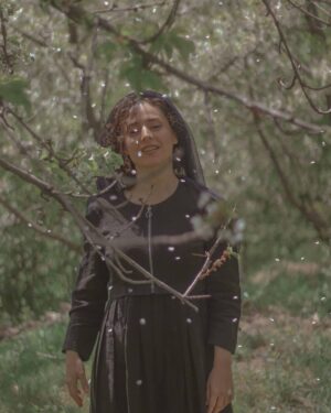 Mahdokht Molaei Instagram - ☀️
📸@ginger.rain.bow

#actor #actress #cinema #film #filmproduction #actresshot #mahdokht_molaei#theater #theaterlife